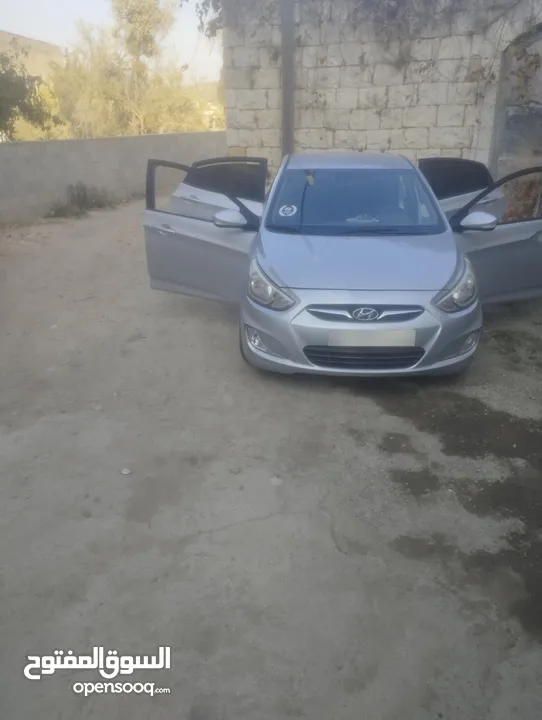 اكسنت منفوضه بالكامل  مش ناقصها برغي