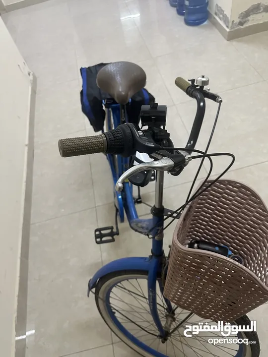 City bike like new   with lots of extra accessories