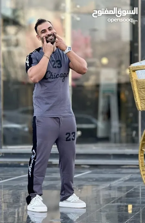 ملابس عصريه