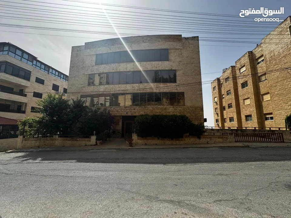 Luxury apartment three bedroom All en-suite have heating and cooling central AC,Electric abajour.