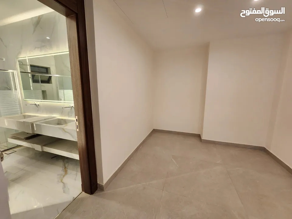 شقة طابقية فاخرة للبيع في عبدون ref : 14386