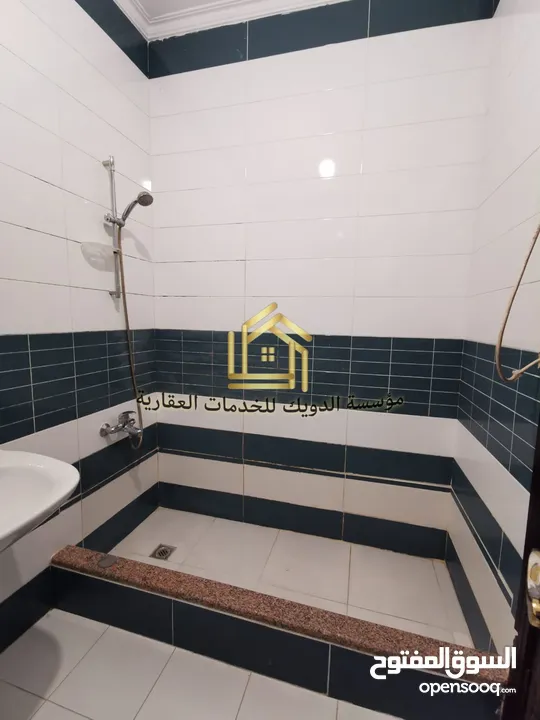 شقة مميزة - ضاحية الرشيد - 4نوم 2ماستر - 250م - قرب الخدمات العامة