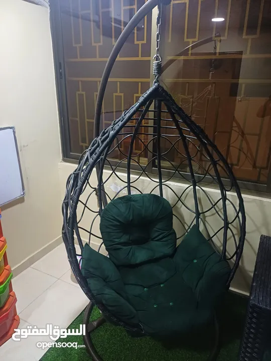 مرجيحة عش البلبل و كنبتين مفرد للبيع المستعجل