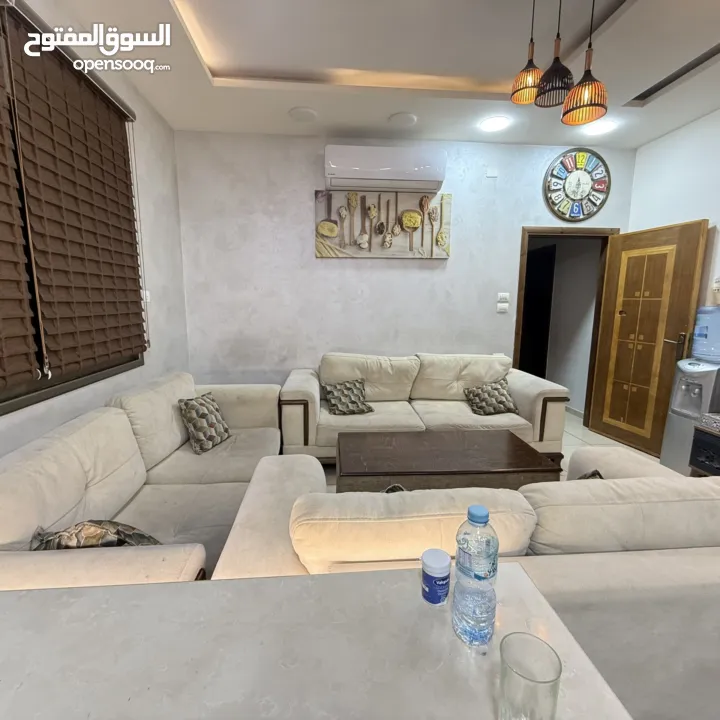 طقم كنب 8 مقاعد وغاز 90 سم وجلاية وغسالة