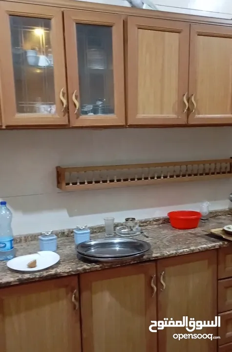 غرفة مطبخ المنيوم وخشب زان اصلي لون مميز وخزائن وأبواب المنيوم وخشب زان للبيع في نابلس