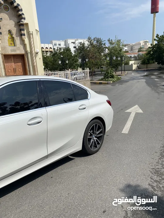 BMW 330 نظيفة جدا و حادثها خفيف جدا