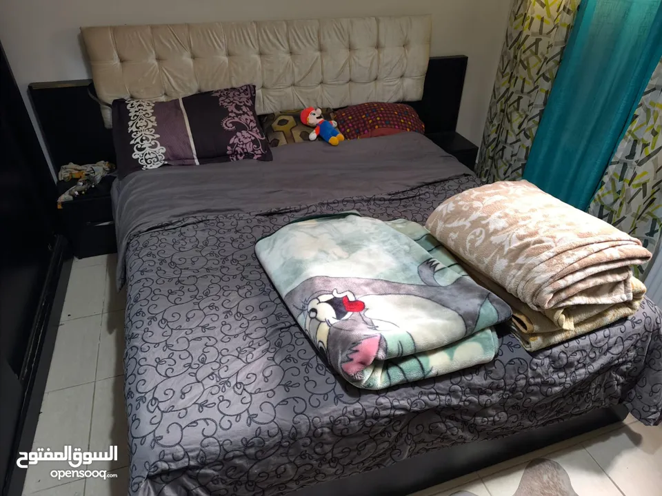 غرف نوم ماستر قياس 160*200 لون اسود و لون بني مع الفرشة غرفة نوم ماستر قياس 2000*180