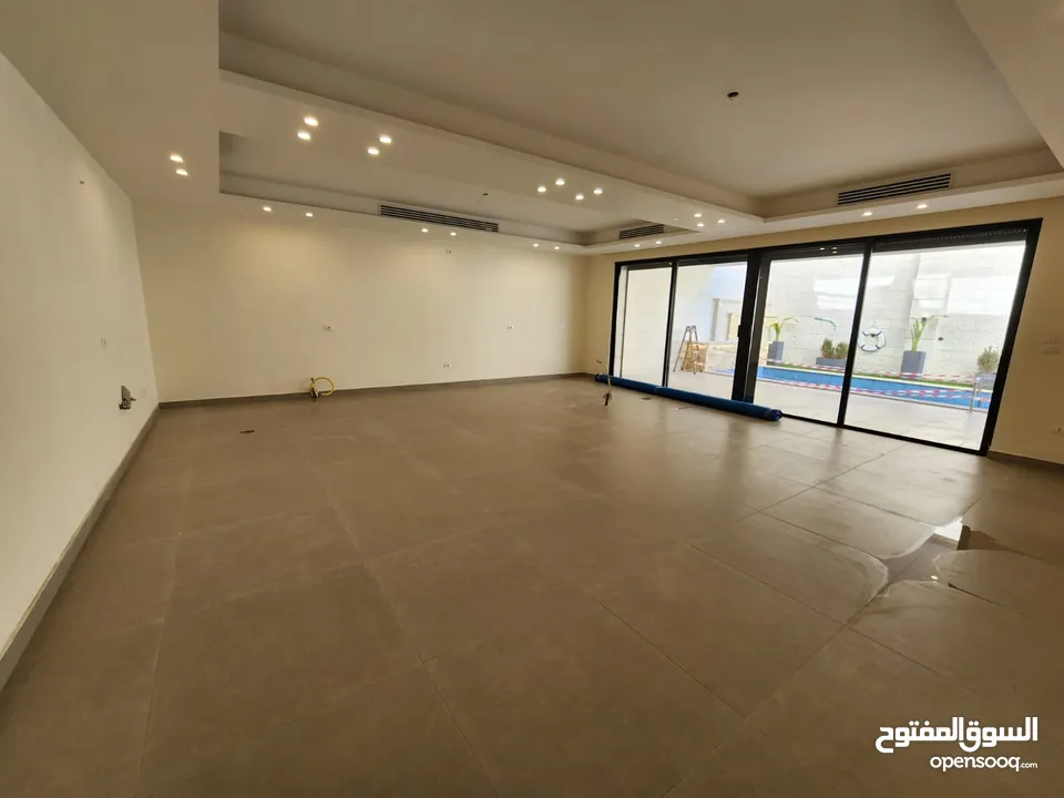 شقة طابقية فاخرة للبيع في عبدون  ref : 14383