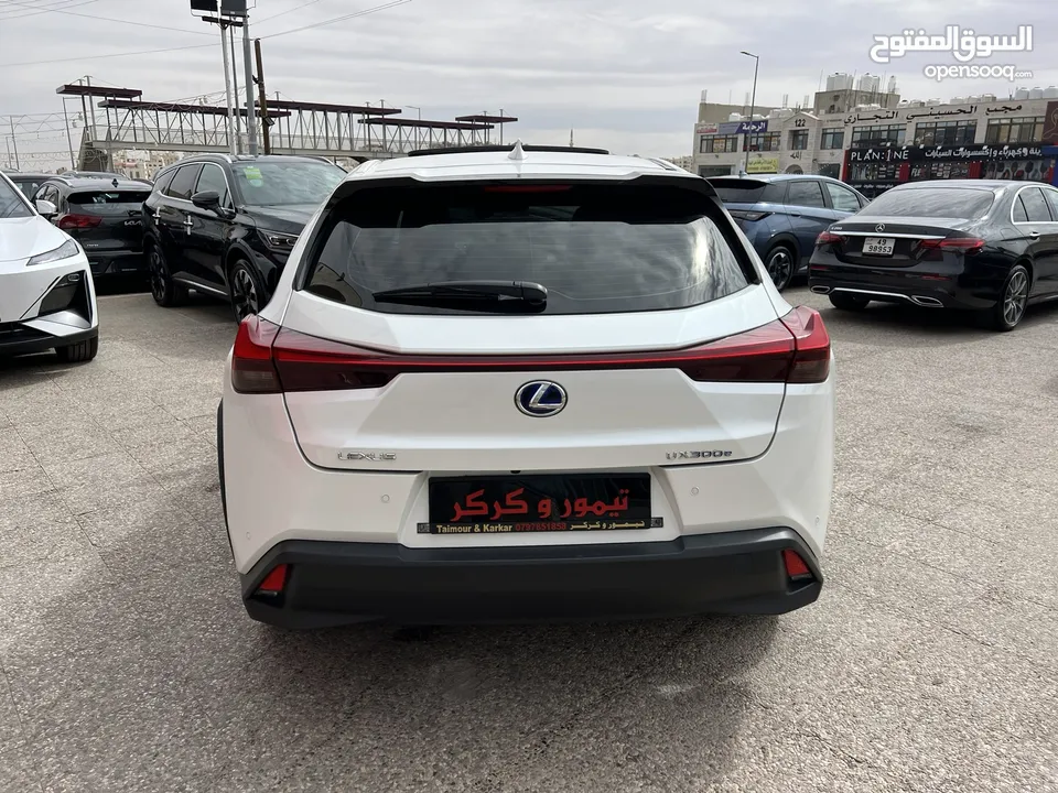 ليكزس UX300e كهربائية اعلى اضافات 2021