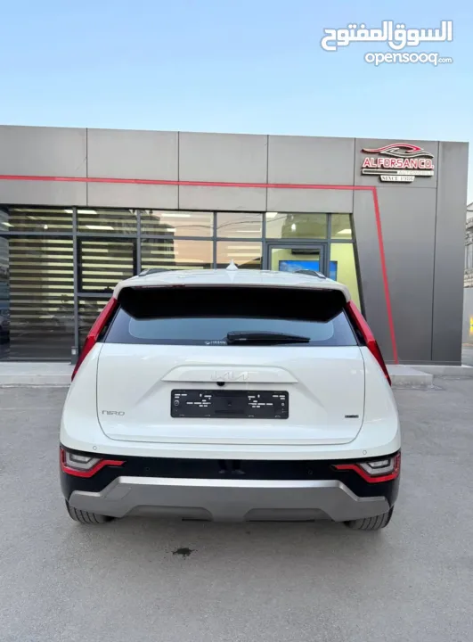 كيا نيرو هايبرد مع فتحة سقف Kia_Niro_Hybrid