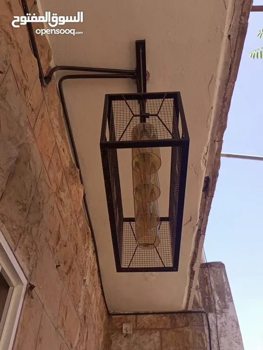 ثريات ومعلقات جديده استعمل بكم شهر للبيع بداعي السفر والرحيل