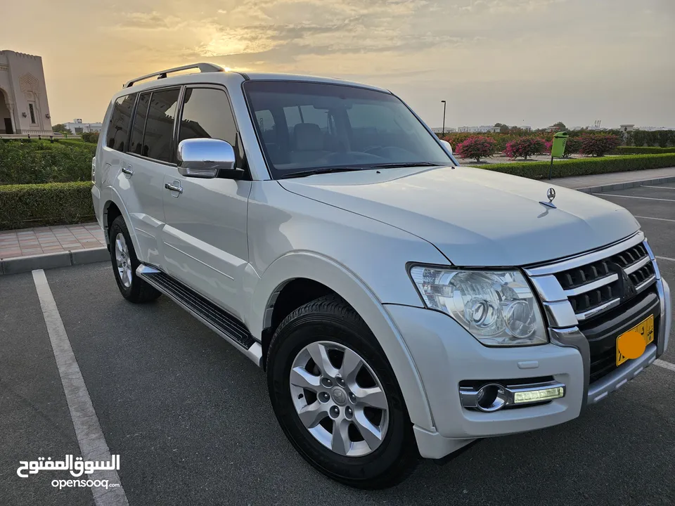 mitsubishi pajero Full options no1 2017