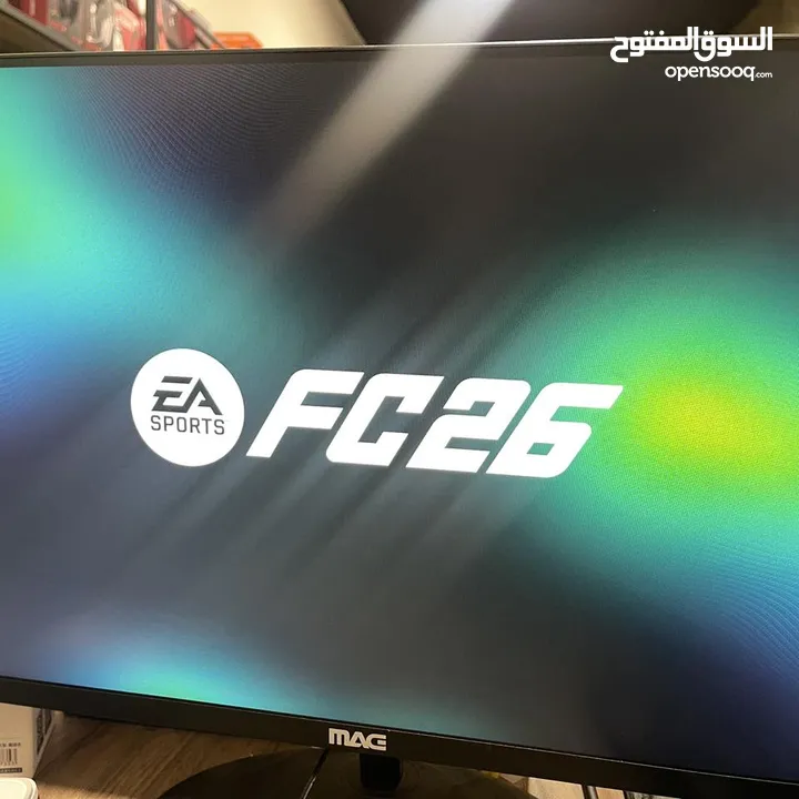 بلاستيشن فور سليم مهكر مع افخم 18 لعبة خرافية و ايدتين أصليات و كامل الكوابل بسعر 950 شيكل فقط