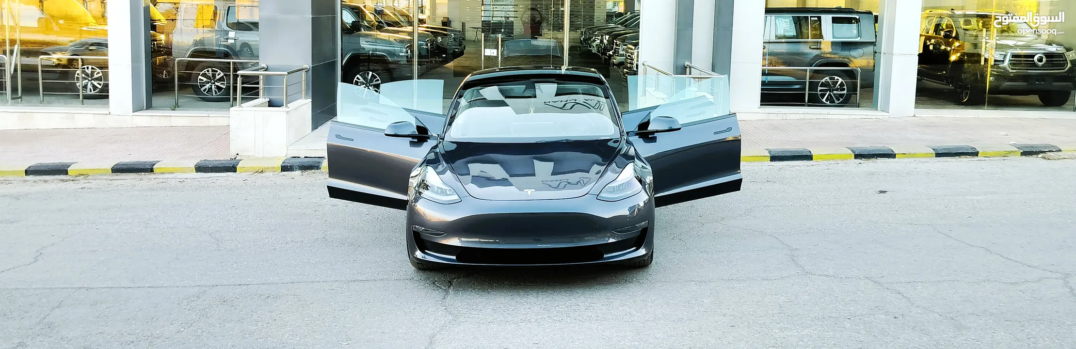 تيسلا 2023 MODEL 3 فحص كامل B+ auto score بحالة الوكالة لون فيراني مميز ممشى قليل بسعر لقطة ومحروووق