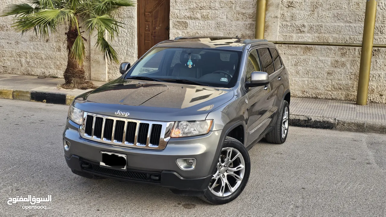 Grand Cherokee 2011 - جراند شروكي فل اضافات بانوراما بحالة ممتازة