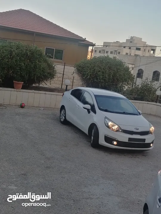 كيا ريو 2017 / ماتور 1400 / فحص نخب / عداد قليل /سياره بحاله الشركه