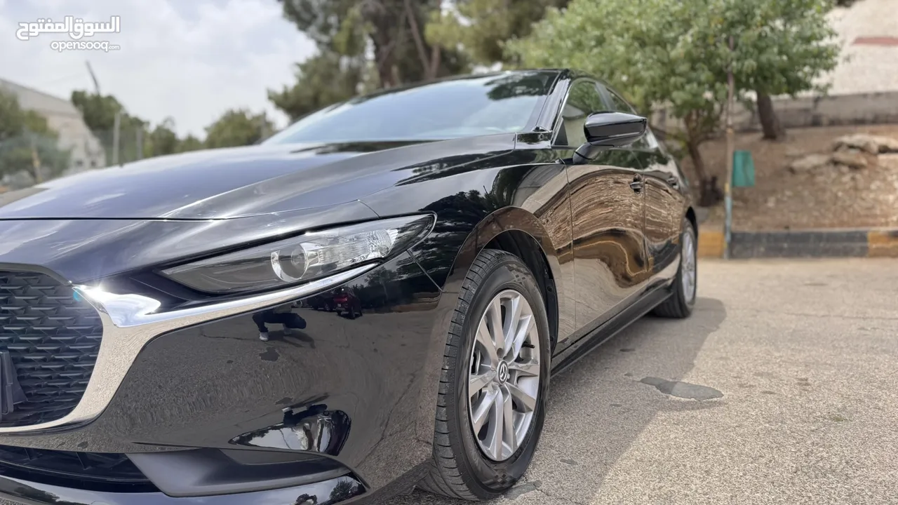 مازدا زوم 3 SkyActive مايلد هايبرد 2023 وارد الخياط عداد 43 ألف فقط كرت ابيض