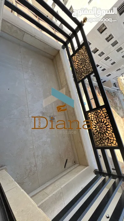 شقة فاخرة للإيجار – لم تُسكن من قبل  طريق المطار - البنيات - 4 نوم - 2 ماستر