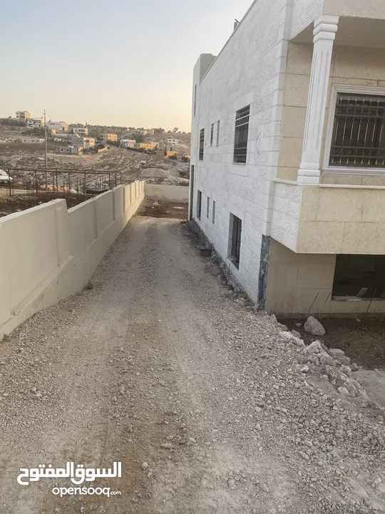 مدحله و جرافه صغيره و مداحل و حفارات لايجار تزفيت ساحات و شوارع مدحله جرافه بوبكات