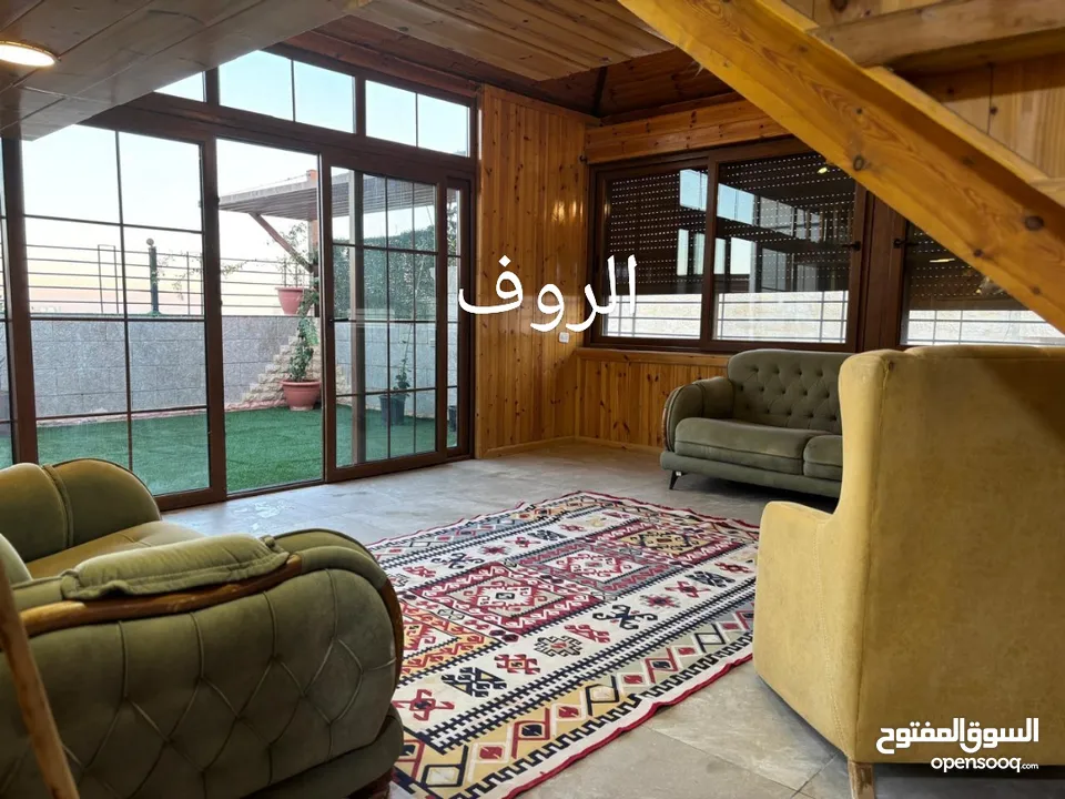 لمن يرغب بالسكن أو الاستثمار شقة مع روف فاخرة تشطيب ديلوكس في اجمل مناطق الجبيهة للبيع بسعر مميز