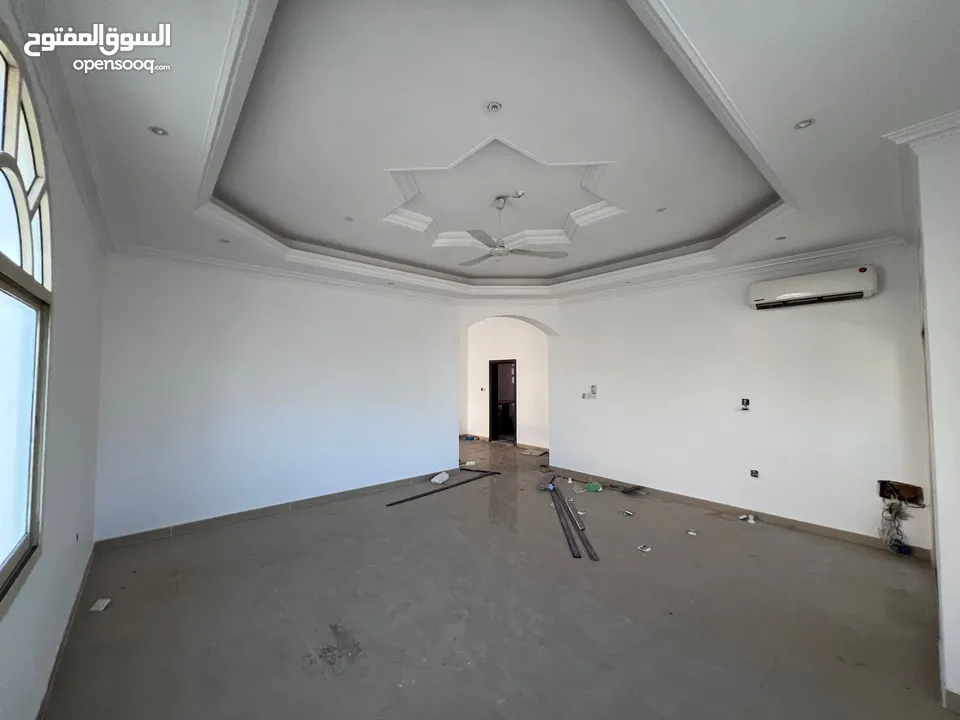 فيلا 5000 قدم للبيع بالروضه 3 علي شارع قارع بسعر sq. ft. villa for sale in Rawda 3 5000 خرافي