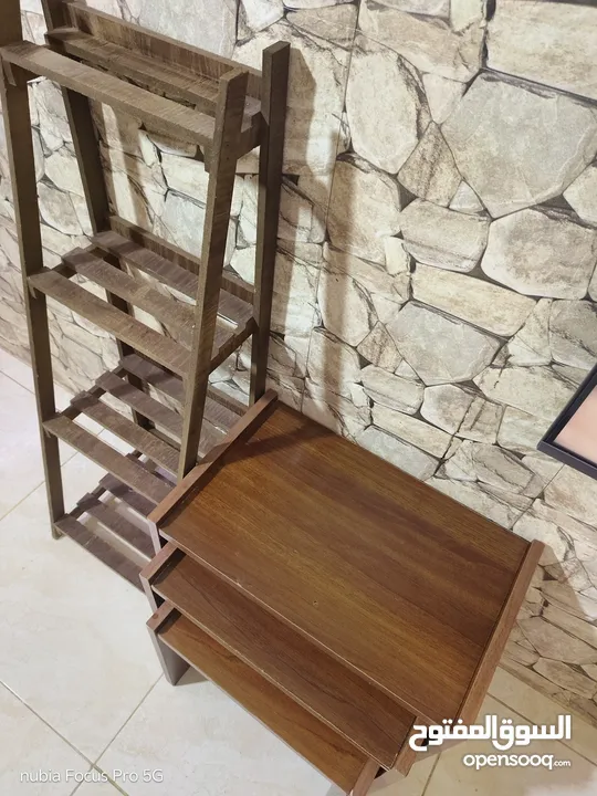 ثلاث  طاولات سيرڤس مع ديكور سلالم للمنزل