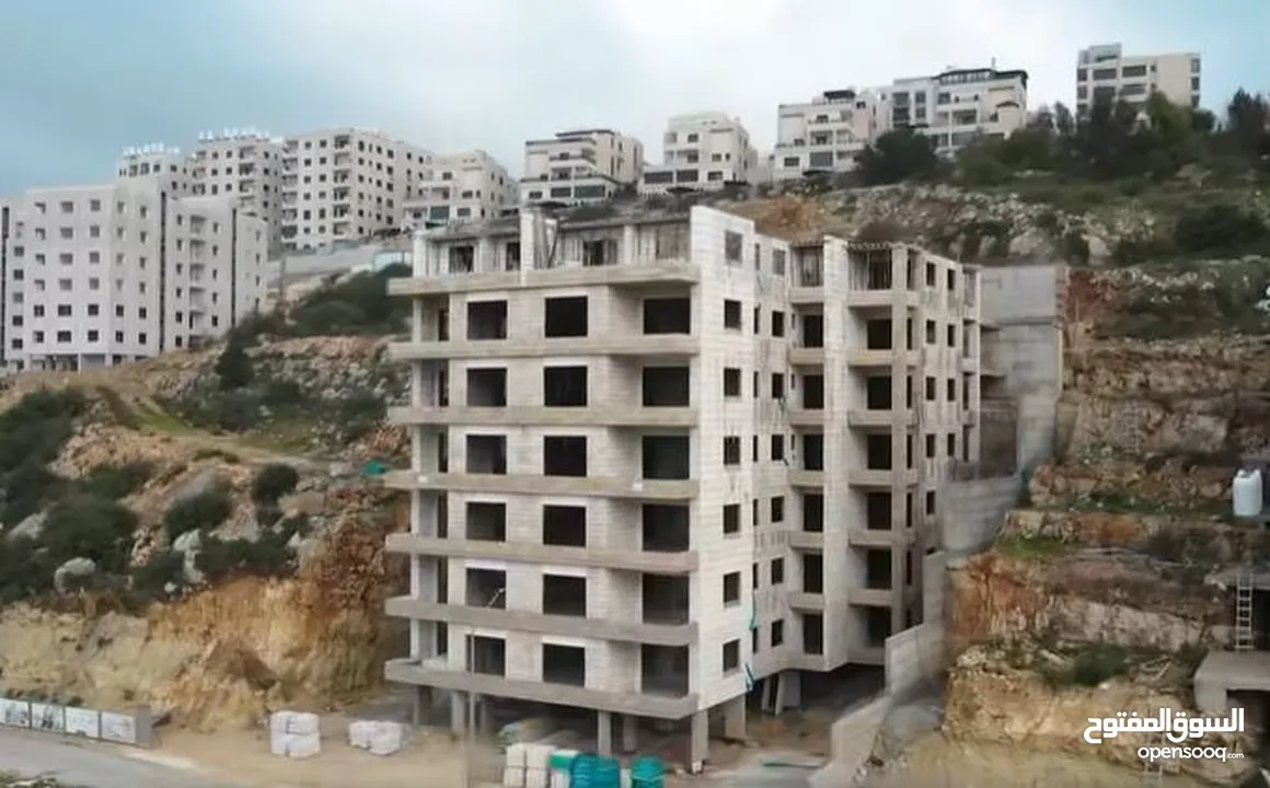 شقه 155 متر مربع - 3 غرف -عماره جديده - في ضاحيه الريحان