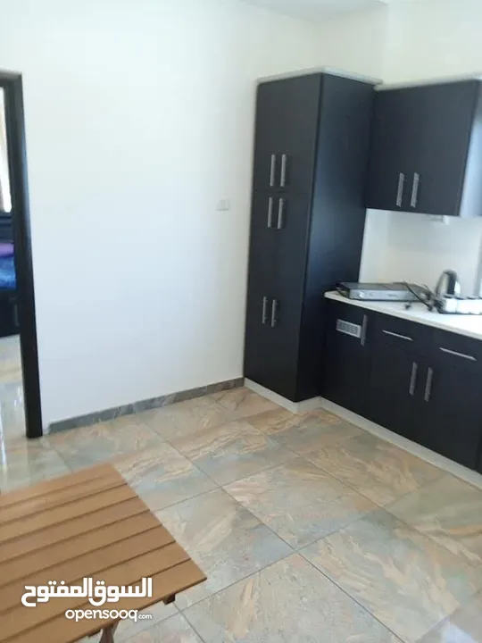 رووف صغير مفروش للايجار