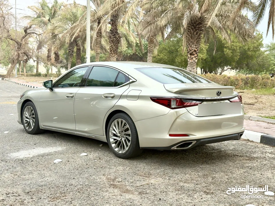 لكزس ES 350  الدرجة الاولى 2019 اعلى درجة الساير