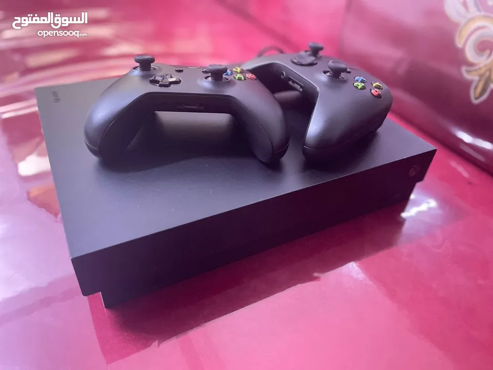 للبيع xbox One x اللعبه نظيفه جداً وشبه جديده تواصل