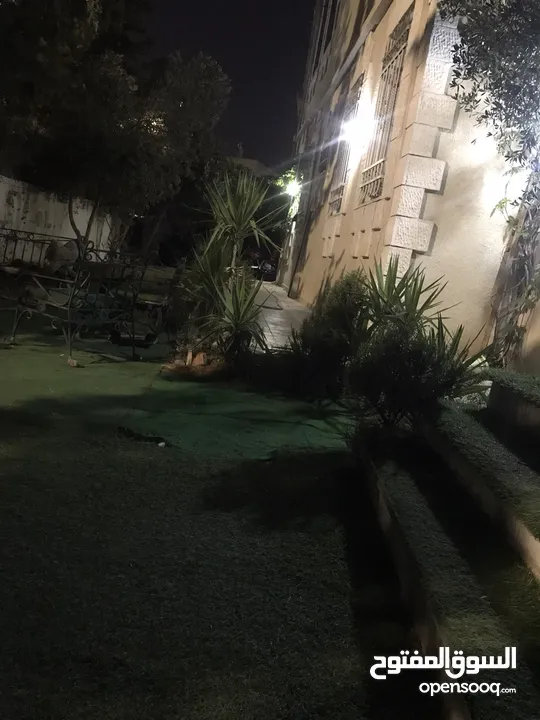 منزل مستقل للبيع في شارع الوينك مكون من اربع شقق بسعر مغري جدااا