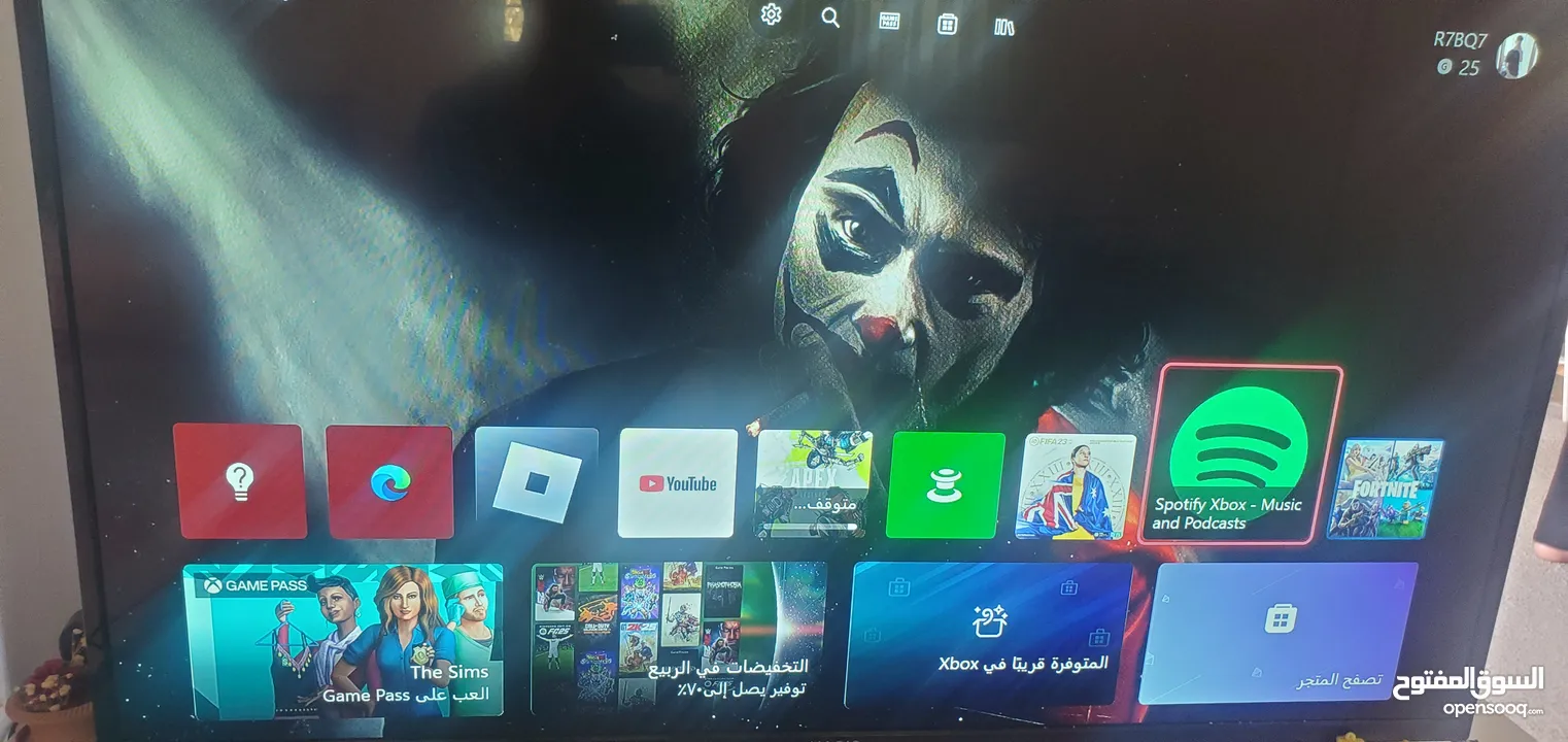 اكس بوكس ون اس بسعر مغري ولا شخط معاه يدتين اصليات وحده احترافيه و حساب فيه العاب وحساب فورت نايت