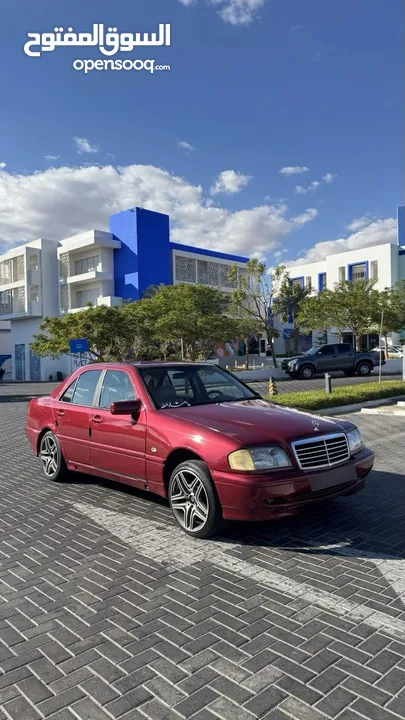 مرسيدس بنز C200 اصلي للبيع Mercedes قابل للبدل