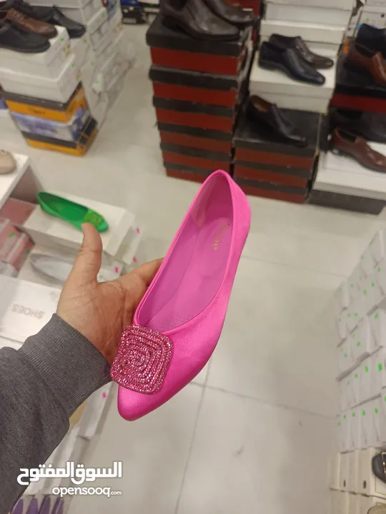 أحذية نسائية وبوابيج وشنط تصفية