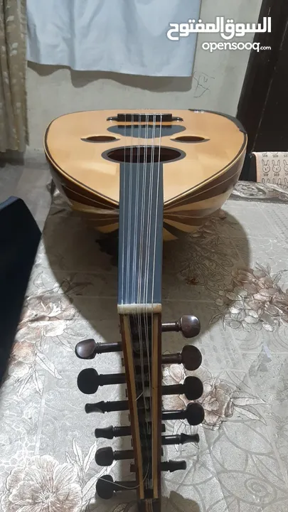 عود عراقي احترافي دوسه من العراق للبيع المستعجل اشتريته 250د سعر البيع 125د قابل للتفاوض للعازفين