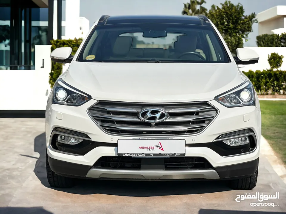 HYNDAI GRAND SANTA FE  2017  3.3L V6 AWD  GCC  FULL OPTION  0% DOWNPAYMENT