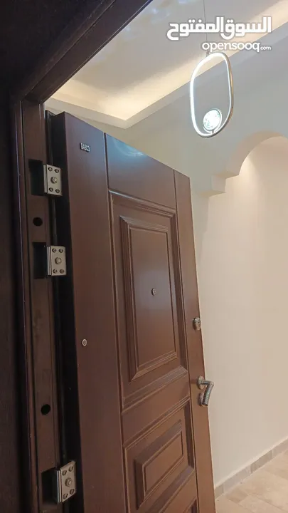 شقة مساحة 220م مميزة جداً للبيع طابقية كل طابق شقة / اسكان المهندسين مقابل منطقة حي الصحابة