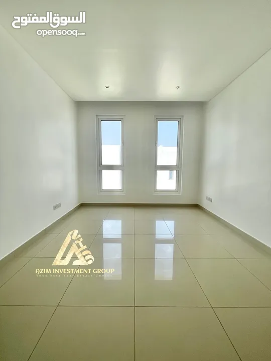 Modern 3Bedroom Townhouse in Al mouj-Equipped kitchen-Basement Garage-Garden