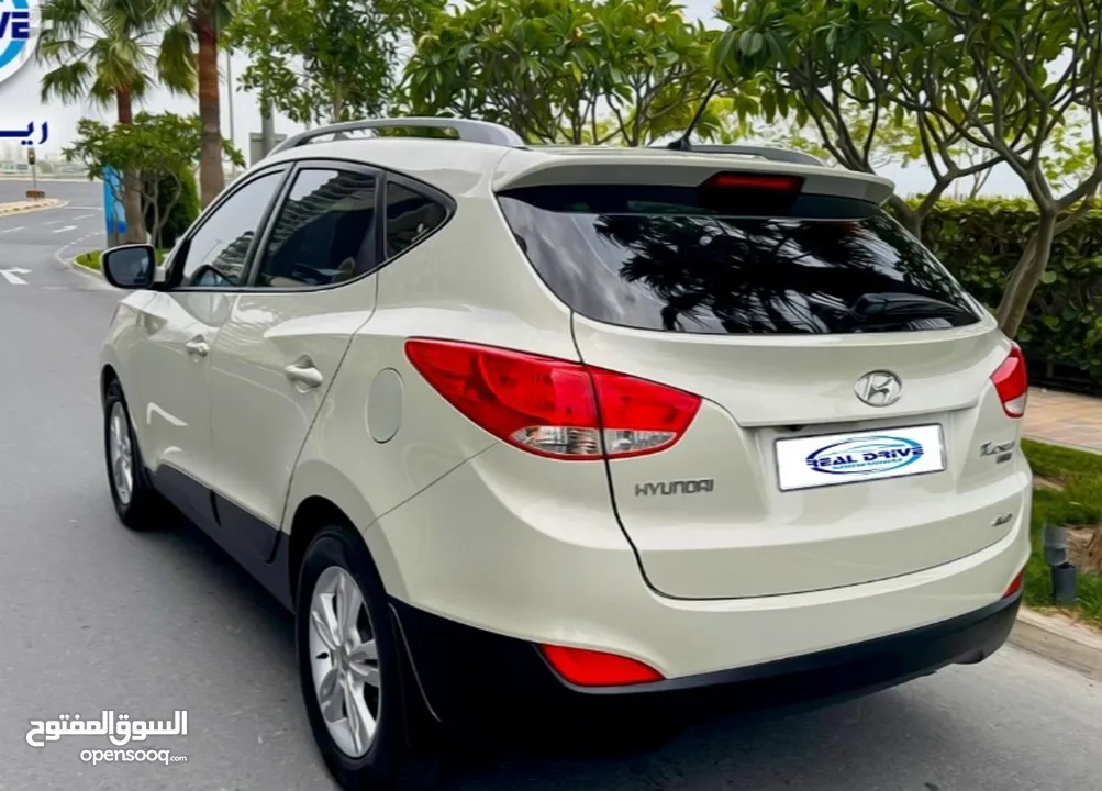 HYUNDAI TUCSON FULL OPTION 4-WD WITH SUNROOF SINGLE OWNER CAR FOR SALE