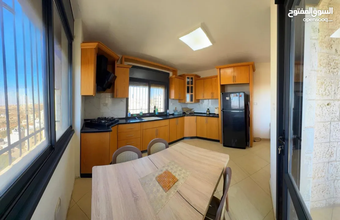 شقة مفروشة في موقع مميز (رام الله / عين مصباح)