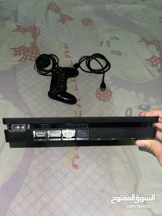 Ps4 slim استخدام  3شهور مع العاب