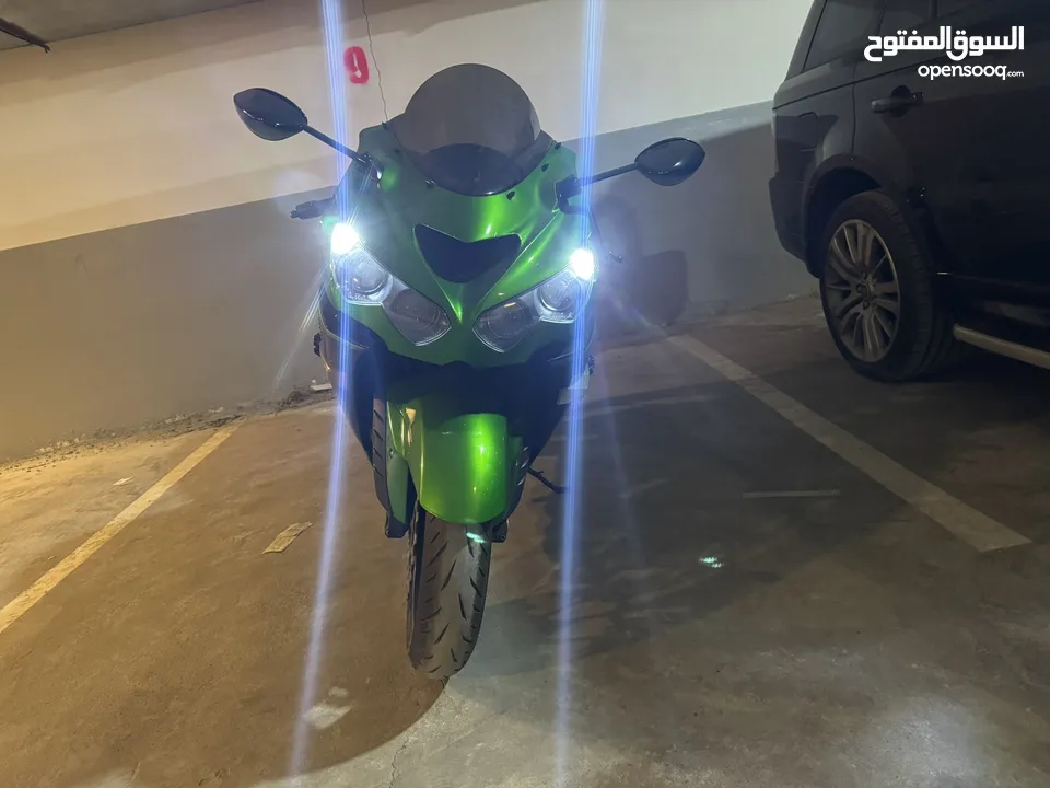 للبيع  بحاله الوكاله kawasaki zx14 2015.