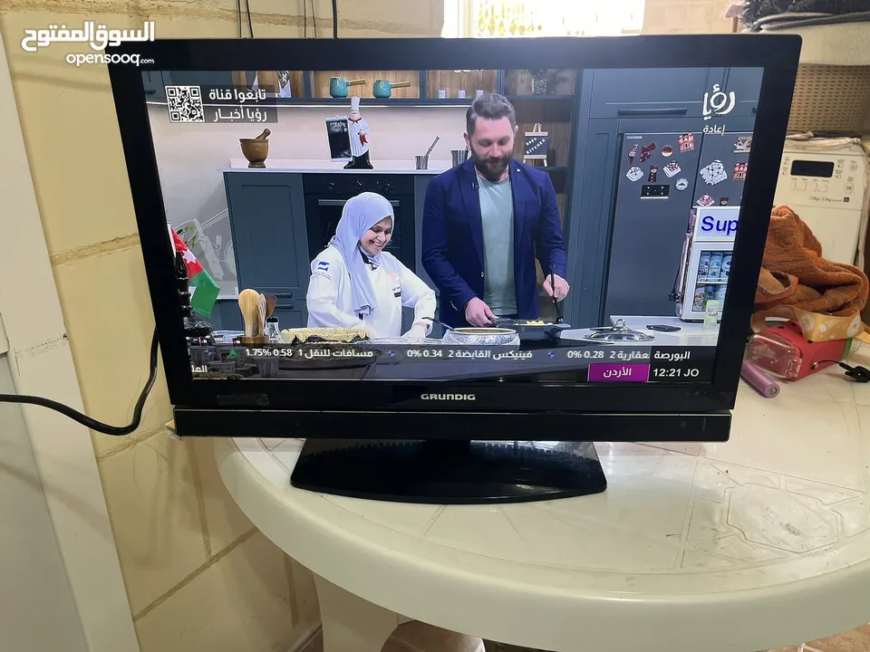 شاشة كمبيوتر وتلفزيون حجم 22 grundig ألماني