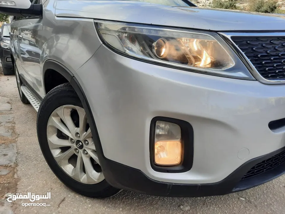 كيا سورينتو 2012