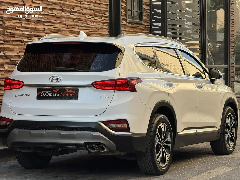 فرصة نادرة Hyundai Santa Fe بانوراما غرفة بني    (6+1 مقاعد أصلية) ممشى قليل و بحالة الوكالة