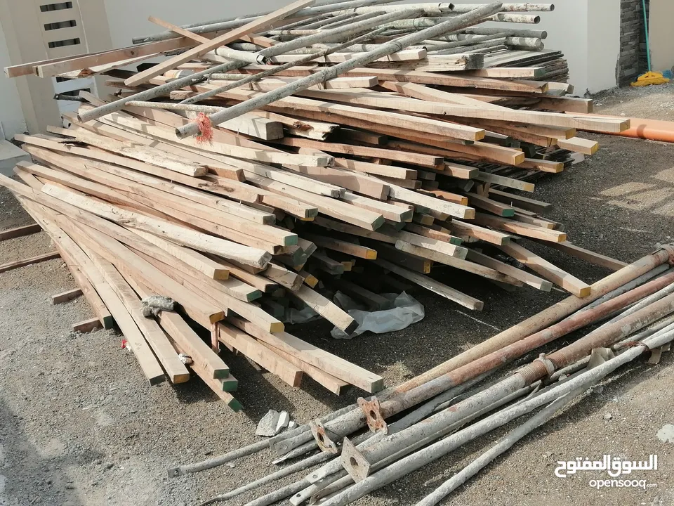 أدوات بناء مستعمل اخشاب