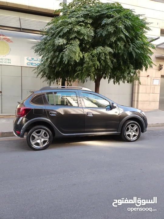 اسبوعي وشهري استأجر Rino stepway 2022 بأفضل الاسعار