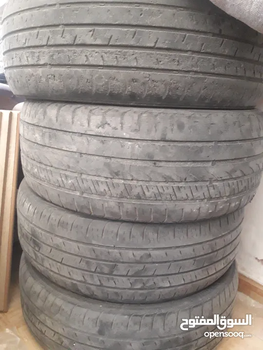 إطارات مستعملة