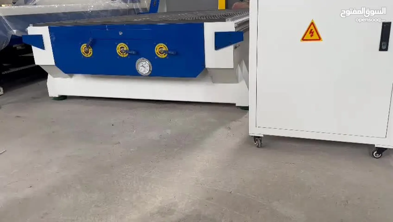 ماكينة راوتر للحفر والقص( CNC Router)