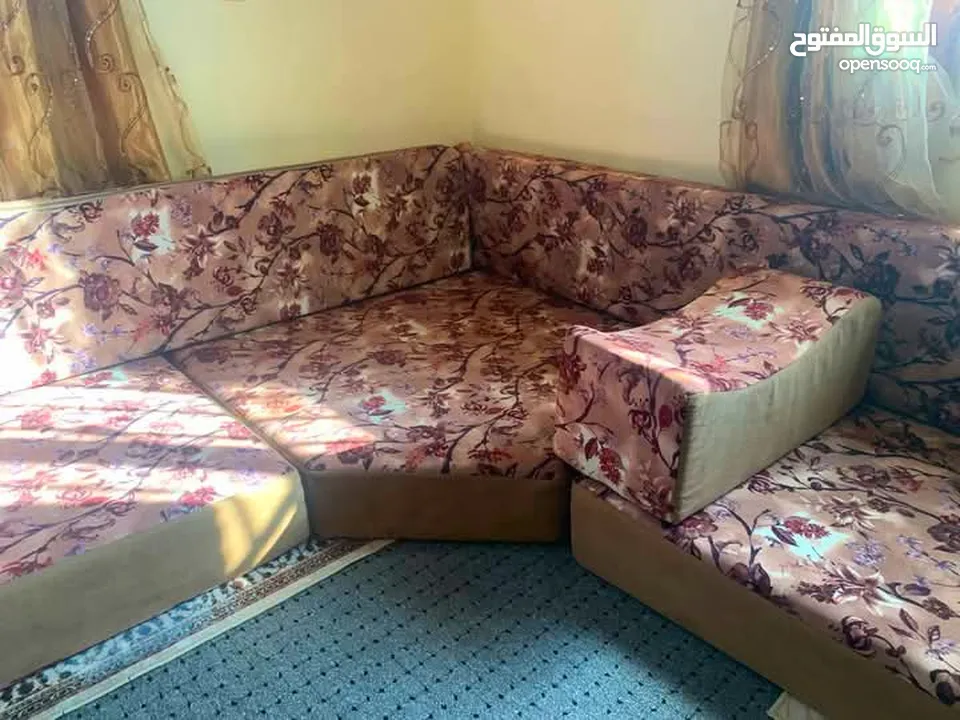 فرش للبيع موجود بأريحا بسعر جيد